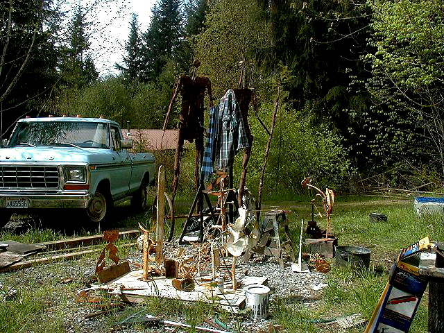 sculpture of l&s